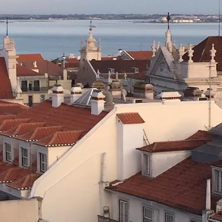 Amazing Rooftop Terrace With River And Historic View 4 Bedrooms 4 Bathrooms Ac 19th Century Building Chiado Lissabon