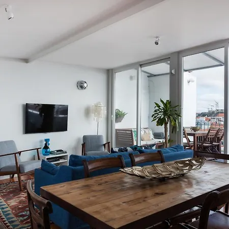 Appartement Amazing Rooftop Terrace With River And Historic View 4 Bedrooms 4 Bathrooms Ac 19th Century Building Chiado Lissabon