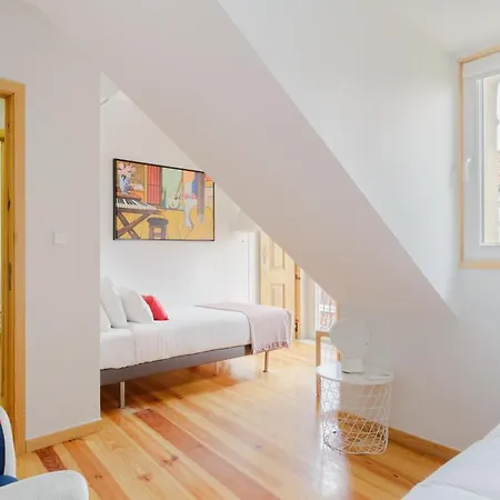 Apartamento Amazing Rooftop Terrace With River And Historic View 4 Bedrooms 4 Bathrooms Ac 19th Century Building Chiado *