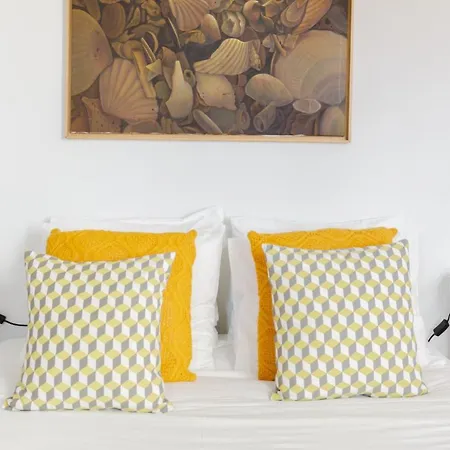 Apartamento Amazing Rooftop Terrace With River And Historic View 4 Bedrooms 4 Bathrooms Ac 19th Century Building Chiado