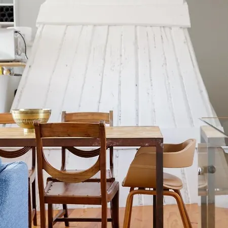 Amazing Rooftop Terrace With River And Historic View 4 Bedrooms 4 Bathrooms Ac 19th Century Building Chiado * Lisboa