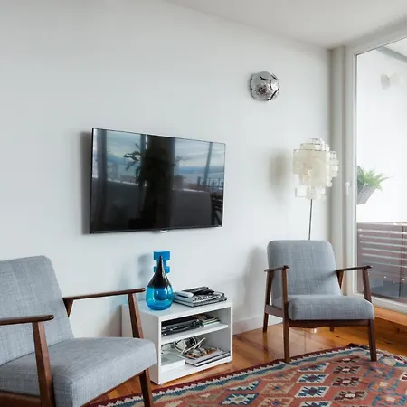 Amazing Rooftop Terrace With River And Historic View 4 Bedrooms 4 Bathrooms Ac 19th Century Building Chiado Lisboa