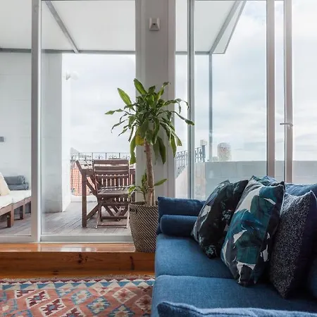 Amazing Rooftop Terrace With River And Historic View 4 Bedrooms 4 Bathrooms Ac 19th Century Building Chiado Apartamento