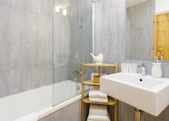 Amazing Rooftop Terrace With River And Historic View 4 Bedrooms 4 Bathrooms Ac 19th Century Building Chiado Апартаменты *