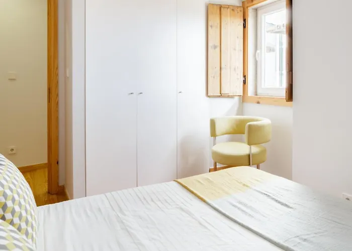 Amazing Rooftop Terrace With River And Historic View 4 Bedrooms 4 Bathrooms Ac 19th Century Building Chiado *