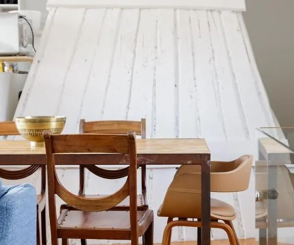 Amazing Rooftop Terrace With River And Historic View 4 Bedrooms 4 Bathrooms Ac 19th Century Building Chiado * Lissabon