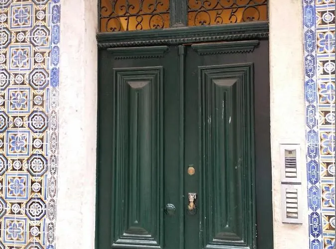 Amazing Rooftop Terrace With River And Historic View 4 Bedrooms 4 Bathrooms Ac 19th Century Building Chiado *