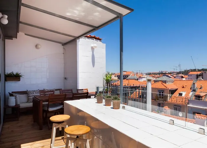 Апартаменты Amazing Rooftop Terrace With River And Historic View 4 Bedrooms 4 Bathrooms Ac 19th Century Building Chiado Лиссабон