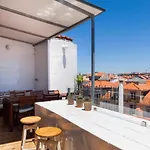 Daire Amazing Rooftop Terrace With River And Historic View 4 Bedrooms 4 Bathrooms Ac 19th Century Building Chiado Lisboa