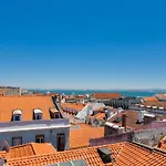 Amazing Rooftop Terrace With River And Historic View 4 Bedrooms 4 Bathrooms Ac 19th Century Building Chiado Lisboa