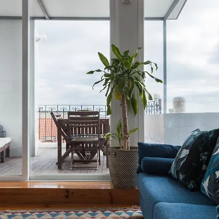 Daire Amazing Rooftop Terrace With River And Historic View 4 Bedrooms 4 Bathrooms Ac 19th Century Building Chiado *
