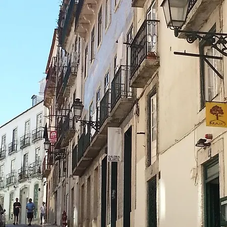Amazing Rooftop Terrace With River And Historic View 4 Bedrooms 4 Bathrooms Ac 19th Century Building Chiado Apartamento *