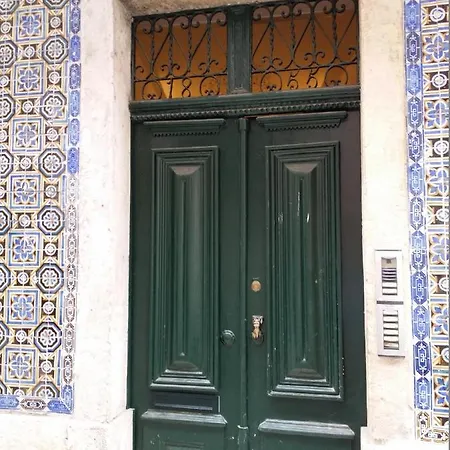 Amazing Rooftop Terrace With River And Historic View 4 Bedrooms 4 Bathrooms Ac 19th Century Building Chiado *