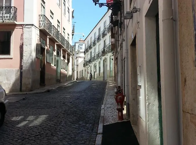 Amazing Rooftop Terrace With River And Historic View 4 Bedrooms 4 Bathrooms Ac 19th Century Building Chiado 아파트