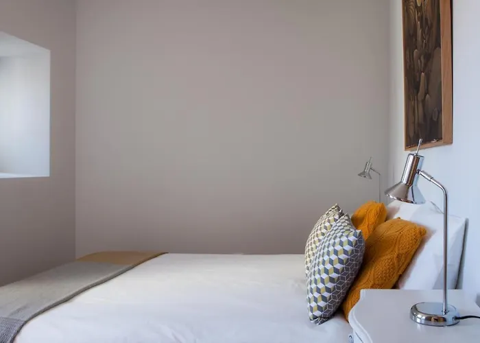 Amazing Rooftop Terrace With River And Historic View 4 Bedrooms 4 Bathrooms Ac 19th Century Building Chiado *