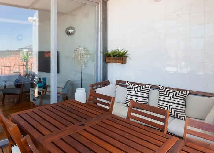 아파트 Amazing Rooftop Terrace With River And Historic View 4 Bedrooms 4 Bathrooms Ac 19th Century Building Chiado
