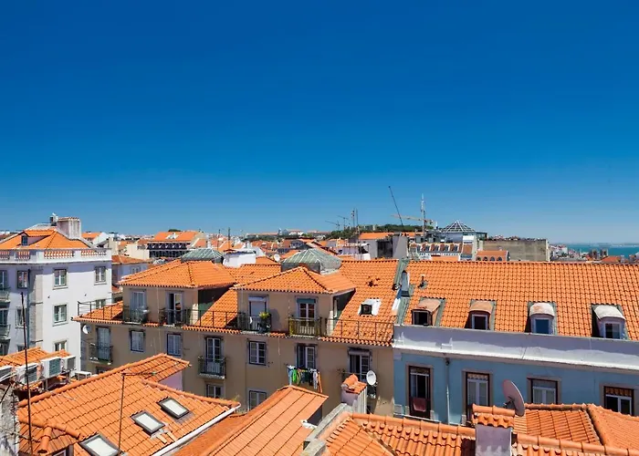 Amazing Rooftop Terrace With River And Historic View 4 Bedrooms 4 Bathrooms Ac 19th Century Building Chiado